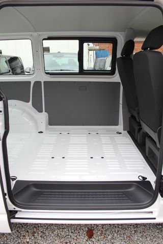 Volkswagen T6.1 Kombi KR 150PS DSG digital Tacho Campervorb