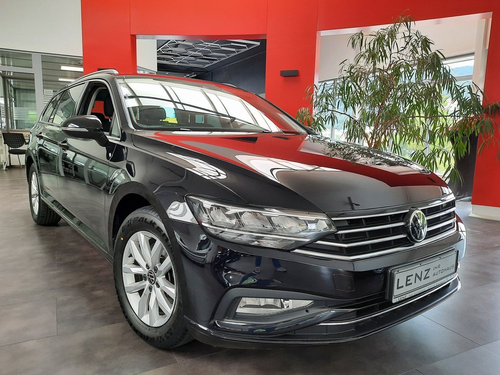 Fahrzeugabbildung Volkswagen Passat Variant Business TSI DSG *AHK*Cam*Navi*