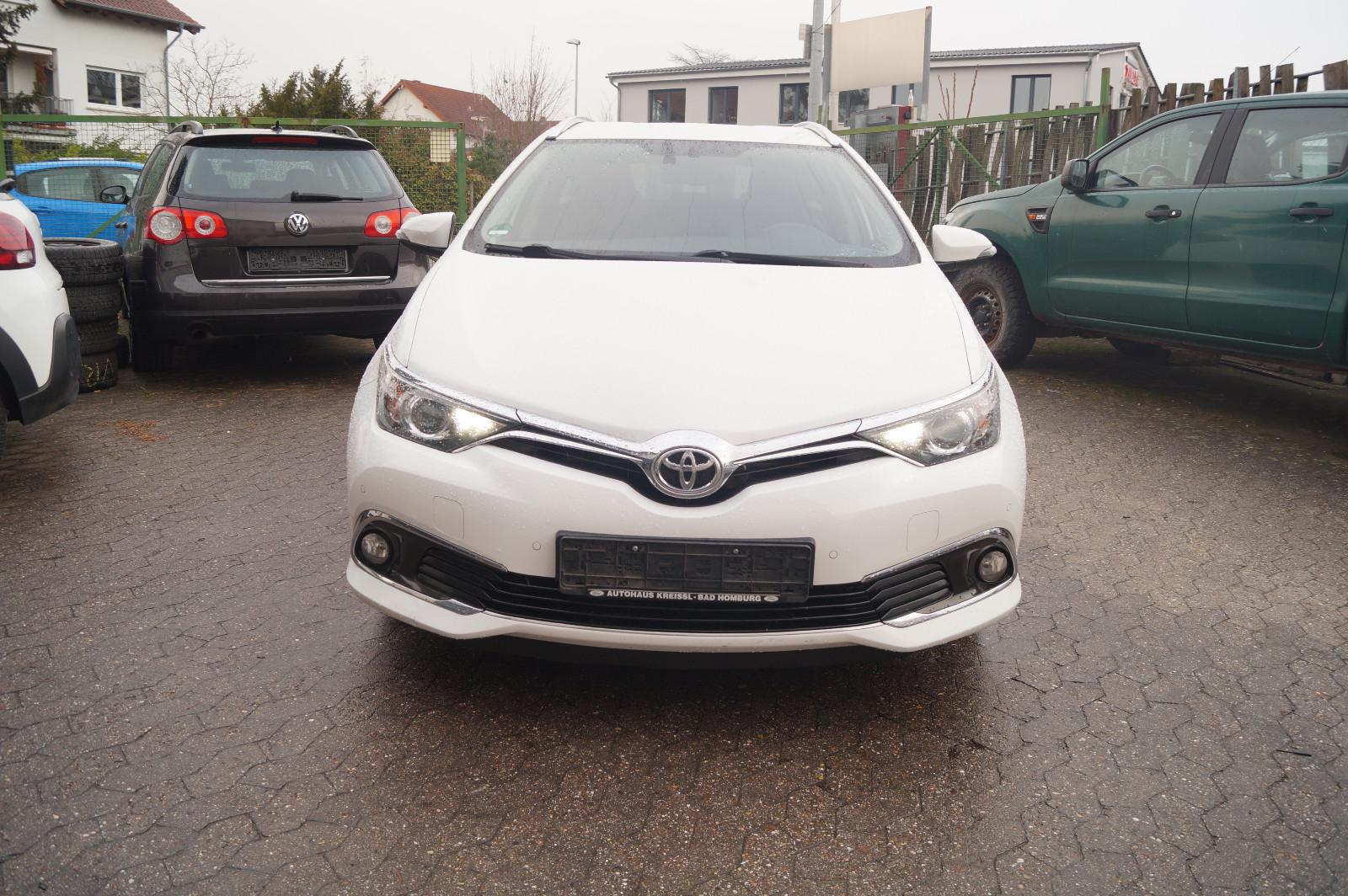 Toyota Auris Touring Sports Executive Kamera SHZ PDC