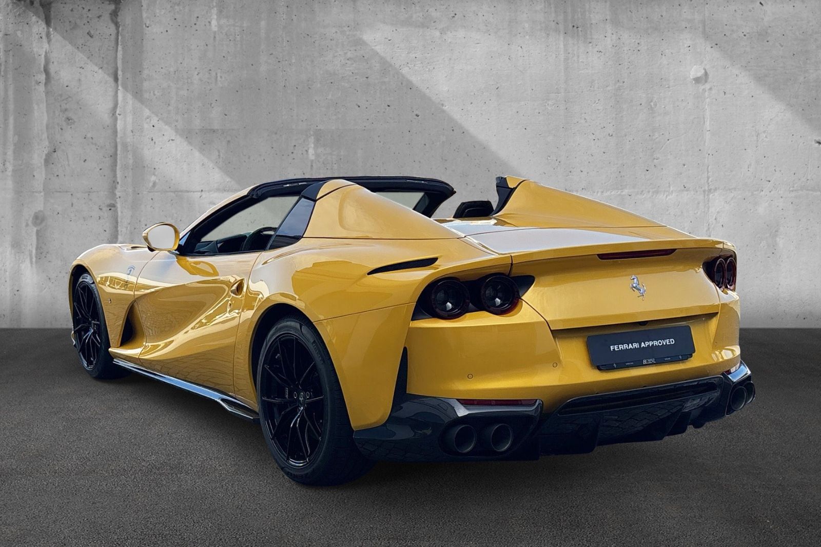Fahrzeugabbildung Ferrari 812 GTS*Atelier*all Carbon*painted*ADAS