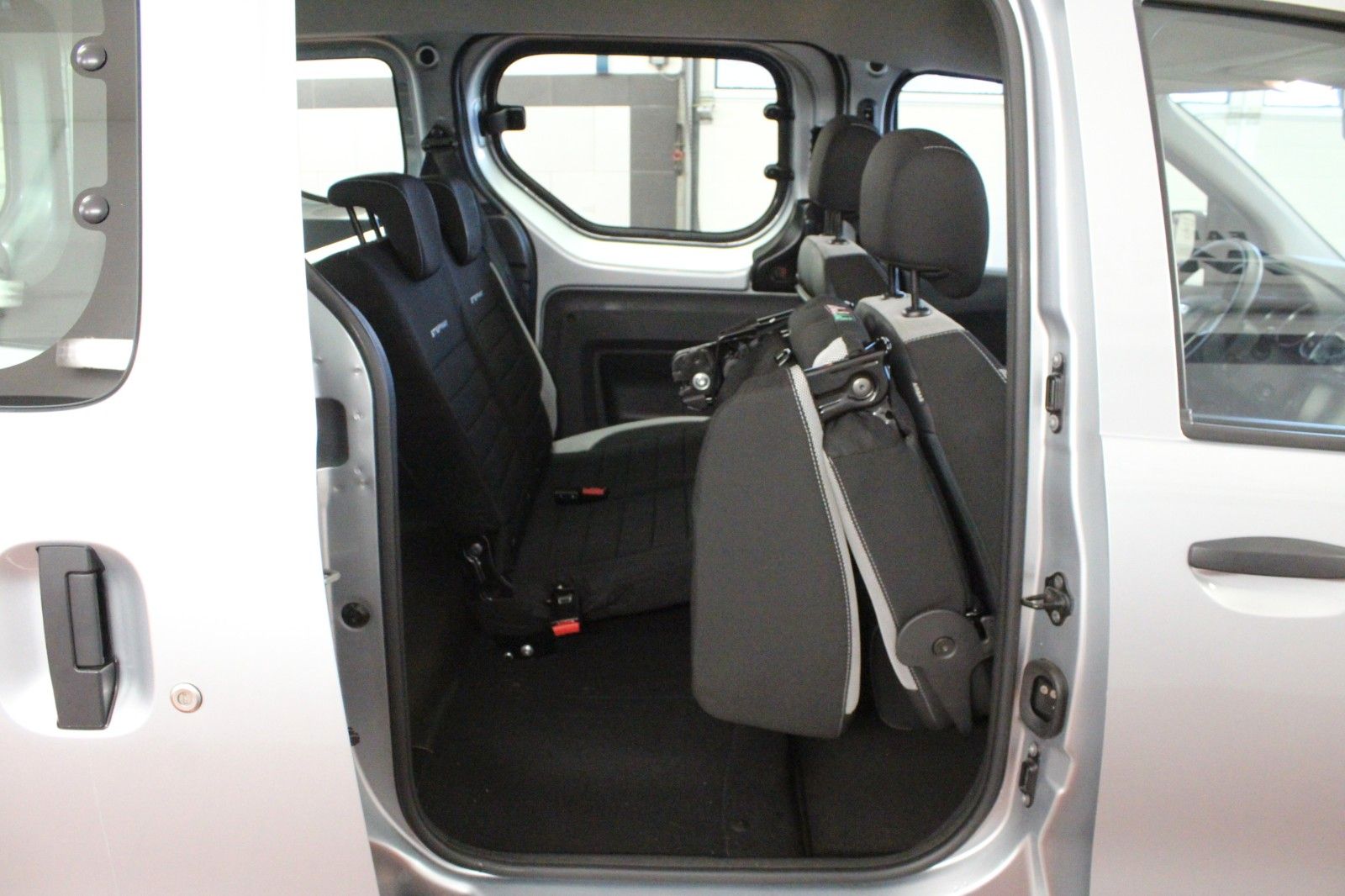 Fahrzeugabbildung Dacia Dokker SCe 100 Stepway *Navi*Klima*Kamera*