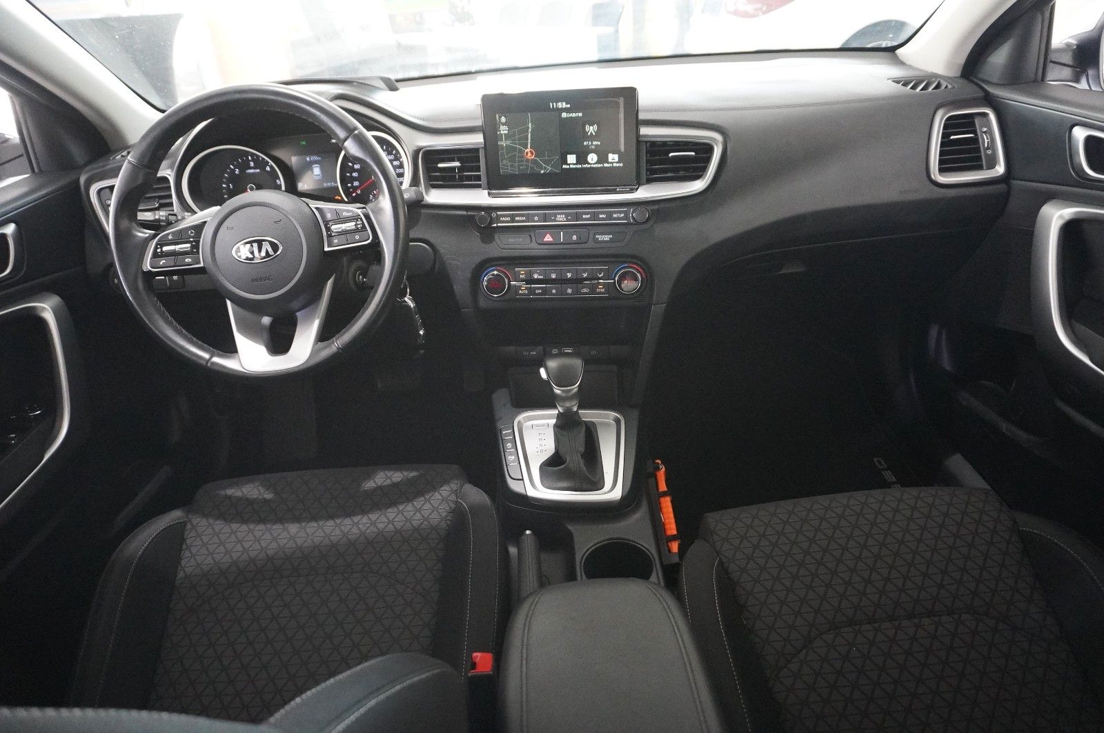 Fahrzeugabbildung Kia cee'd SW 1.6 CRDI 7-DCT DYNAMIC NAVI/LED/KAMERA
