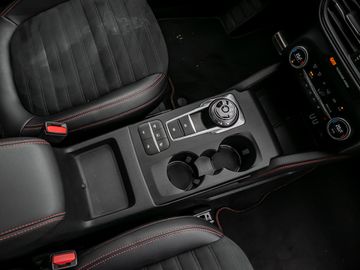 Ford Kuga 2.5 Plug-In Hybrid ST-Line X Winterpaket