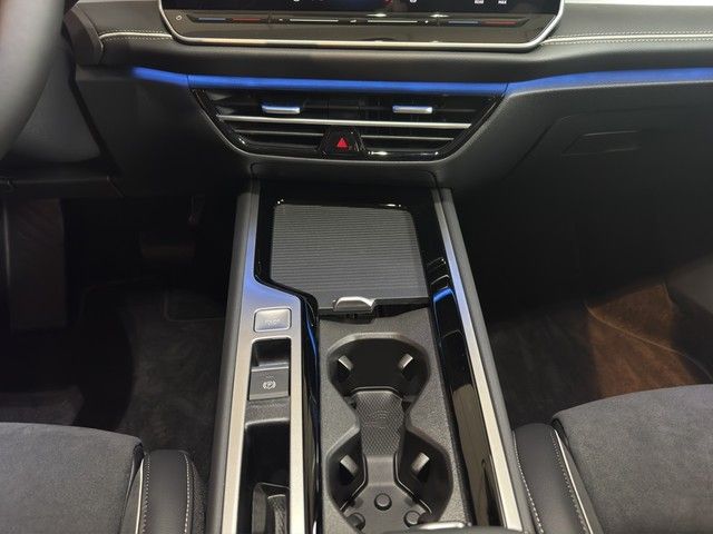 Fahrzeugabbildung Volkswagen Passat Variant Elegance 2.0 TDI 110 kW *AHK*