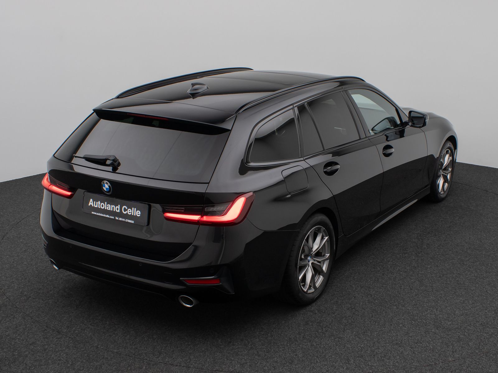 Fahrzeugabbildung BMW 320d Sport Line Panorama Laser HUD DAB HiFi AHK