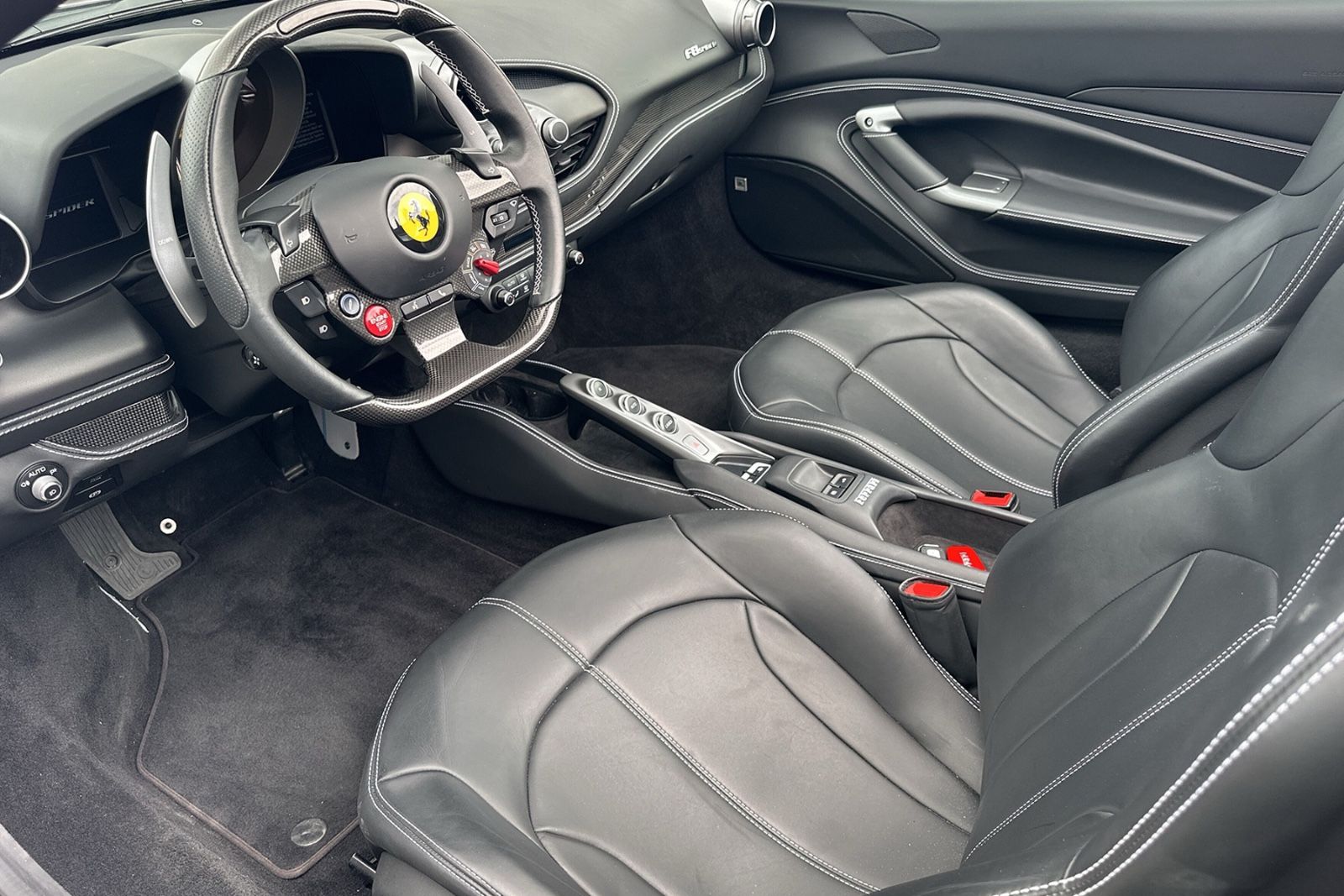 Fahrzeugabbildung Ferrari F8 Spider*Dt.Auto*Lift*LED Lenkrad*JBL*Kamera