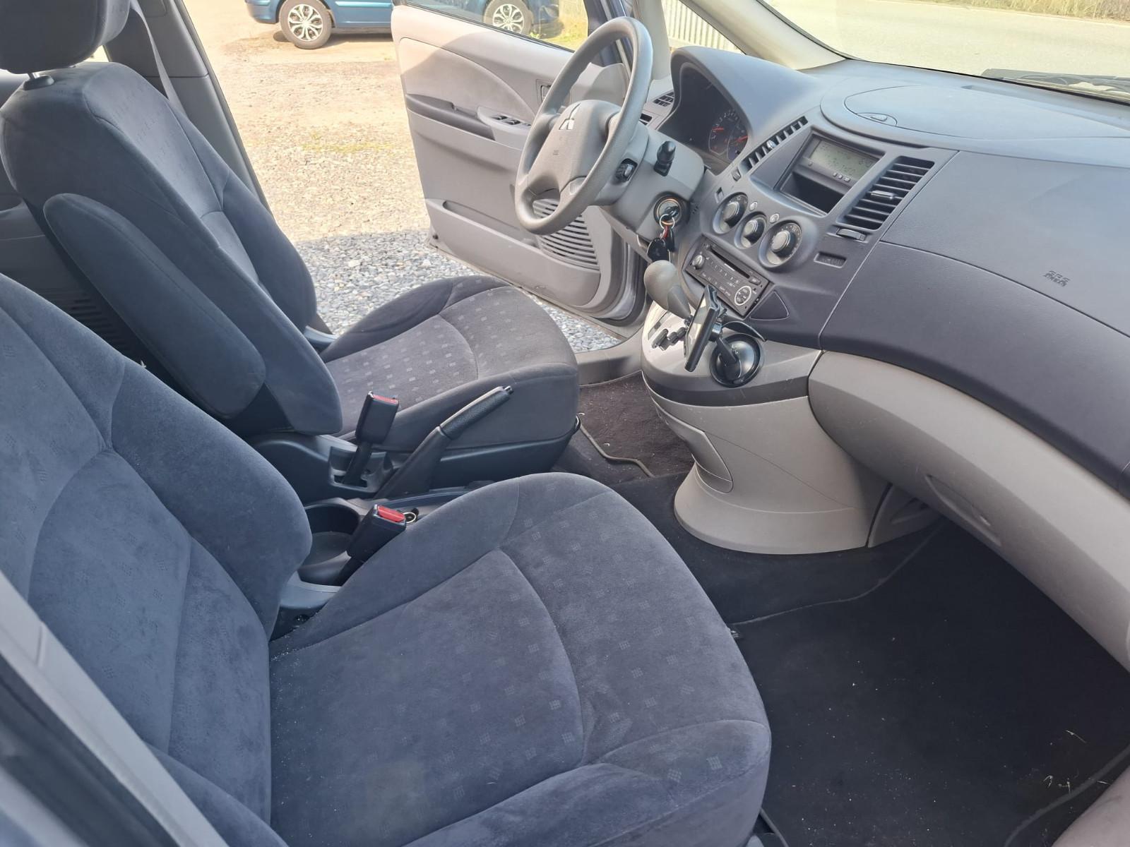 Mitsubishi Grandis 2005 — photo 5