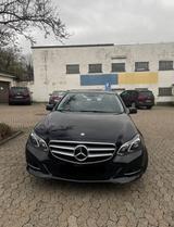 Mercedes-Benz 250 - schwarze Mercedes-Benz 250