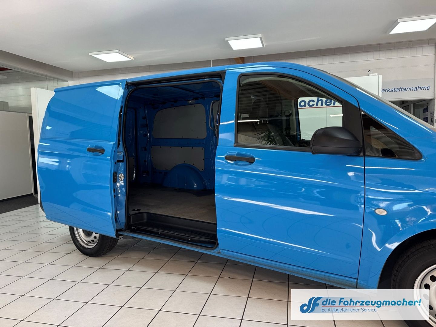 Fahrzeugabbildung Mercedes-Benz Vito Kasten 111 CDI FWD lang BlueTEC  SHZ Parkle