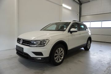 Volkswagen Tiguan - 1