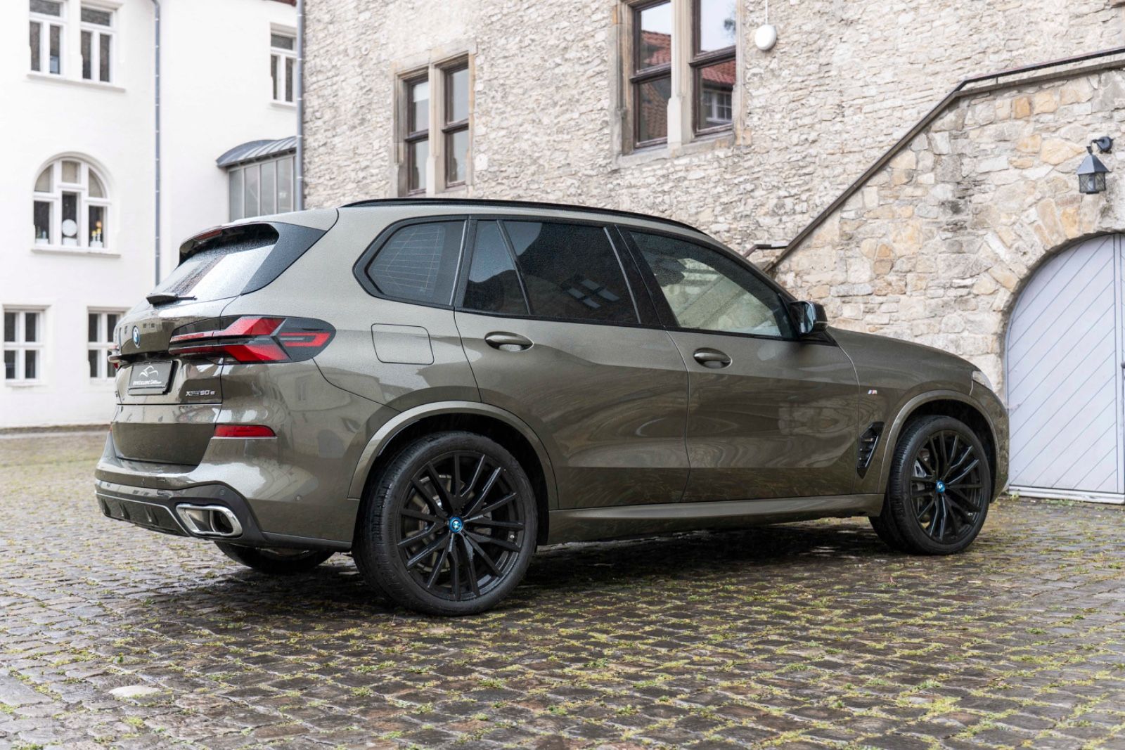 Fahrzeugabbildung BMW X5 50e xDrive M SPORT PANO LUFT KAM MASSAGE HIFI