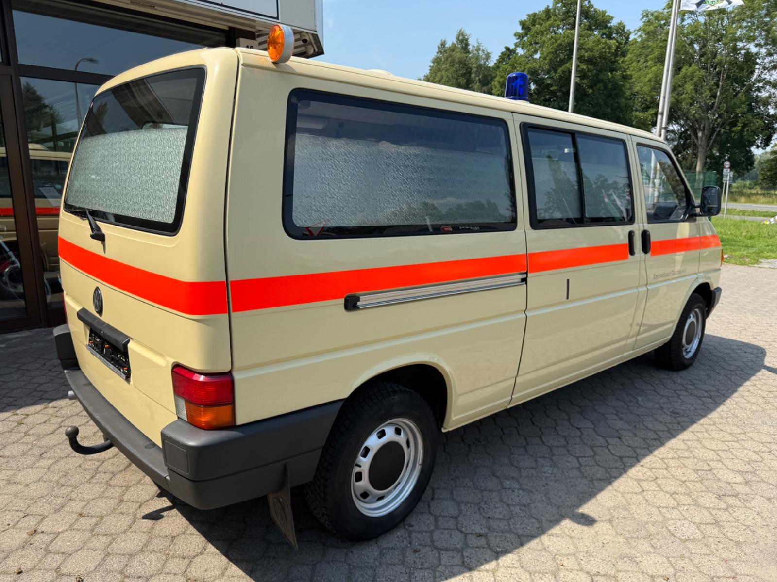 Volkswagen T4 Krankenwagen DRK 2.5 Lang