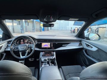 Audi Q8 - 6
