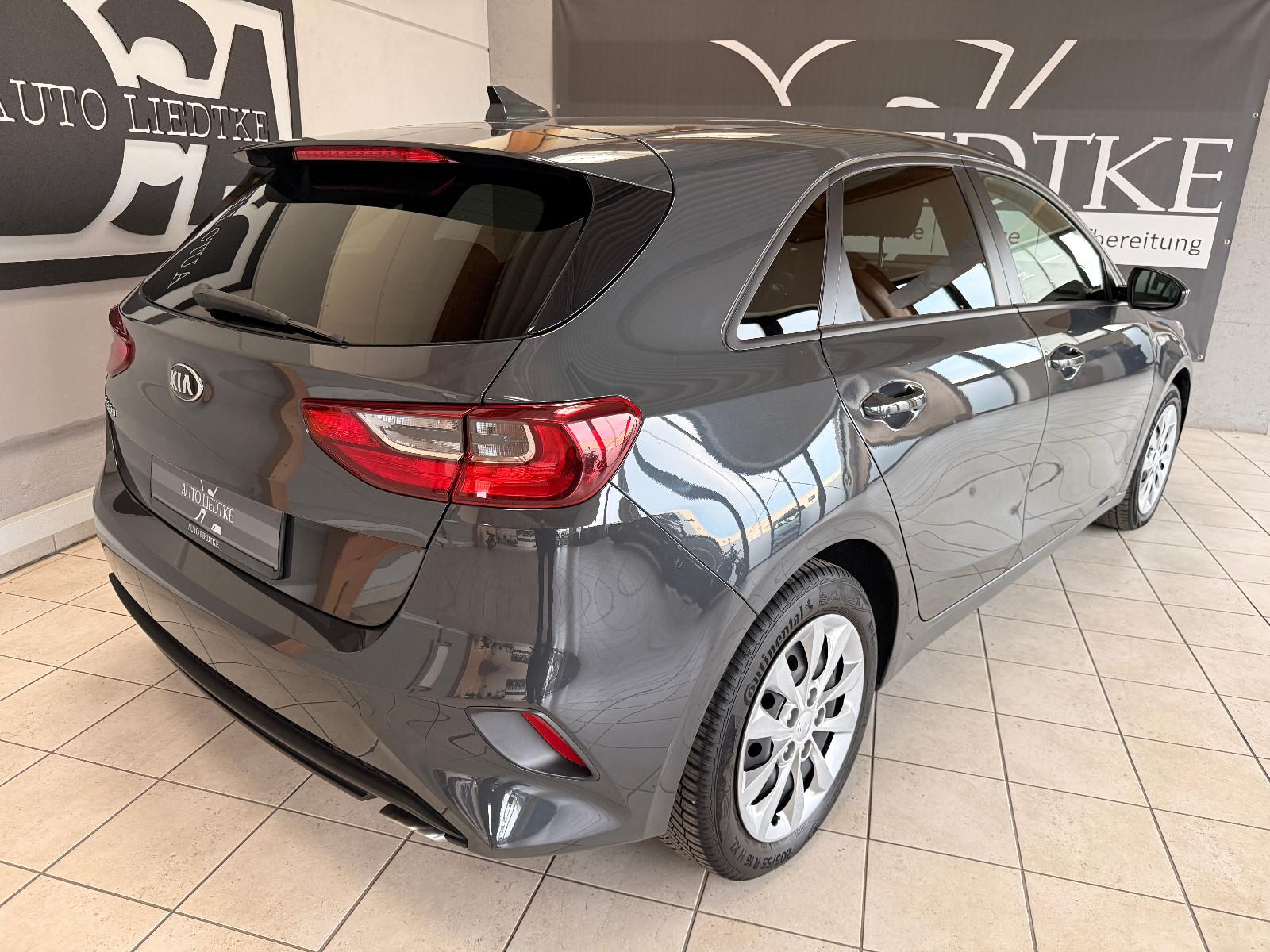 Kia Ceed 1.0 T-GDI 100 Attract/CarPlay/Android/Sitzh