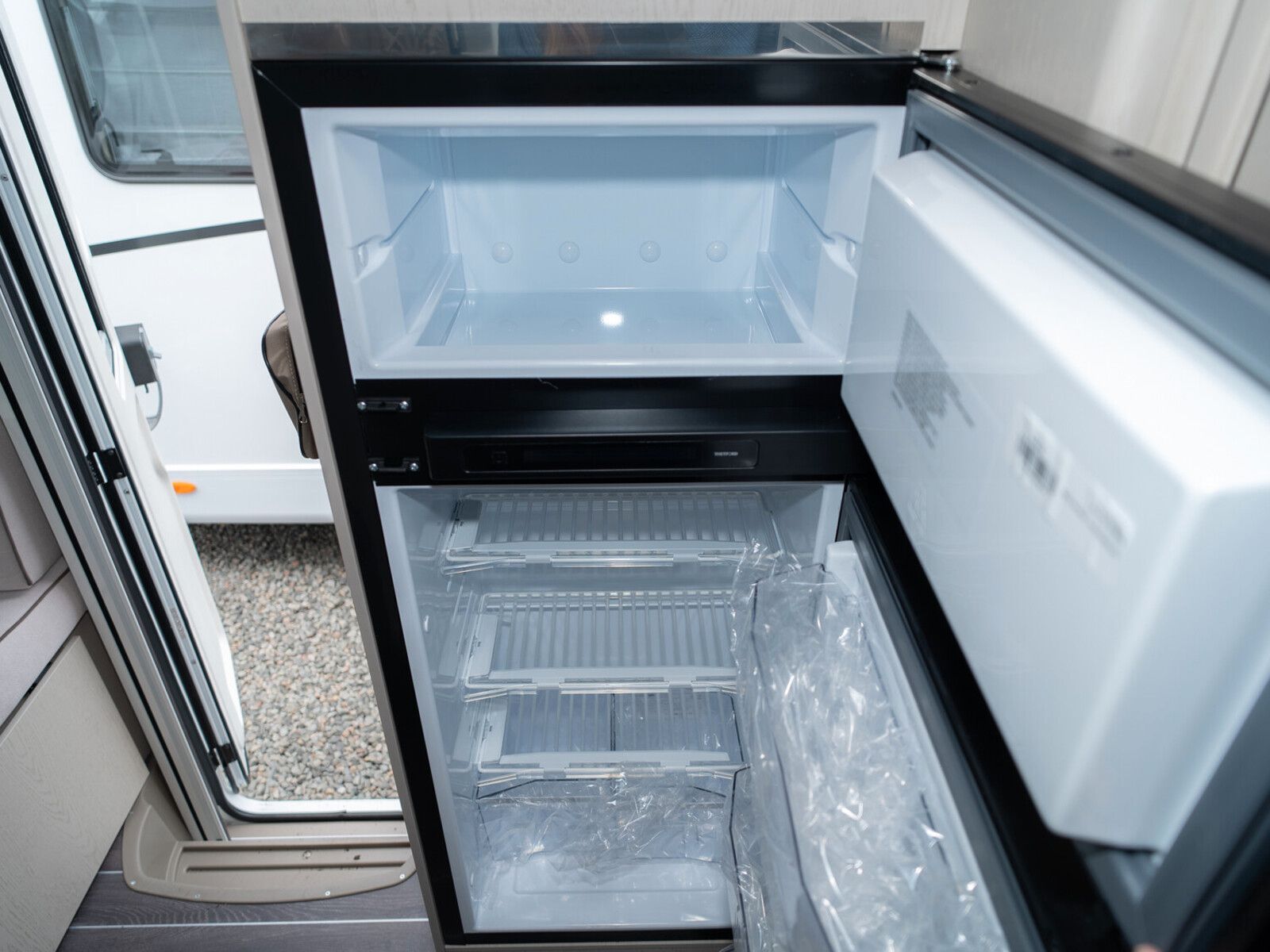 Fahrzeugabbildung Rimor Seal 95 Plus Radio/Kamera/Markise/Solar/Lithium
