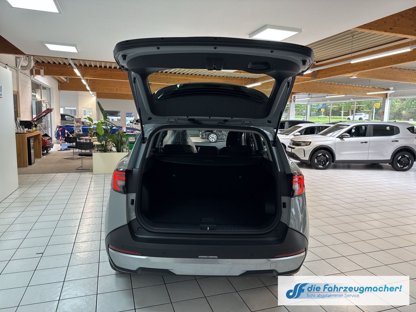 Fahrzeugabbildung Kia Sportage 1.6 T-GDI AWD 7DCT 2-Zonen-Klimaautomat