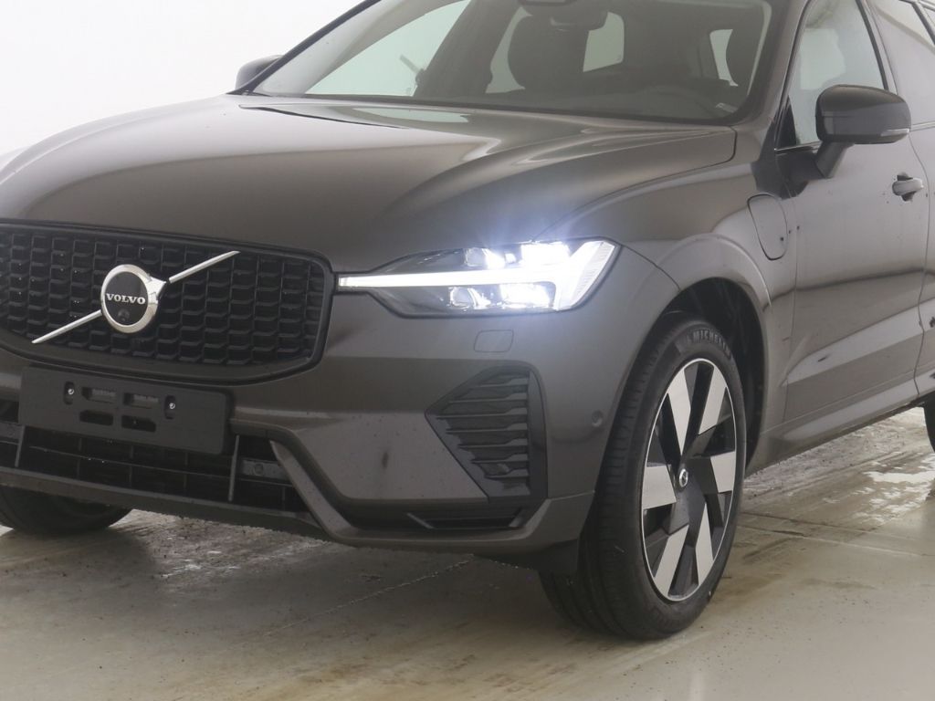 Volvo XC60 Ultra Dark Recharge Plug-In Hybrid AWD T8 T imagem 3