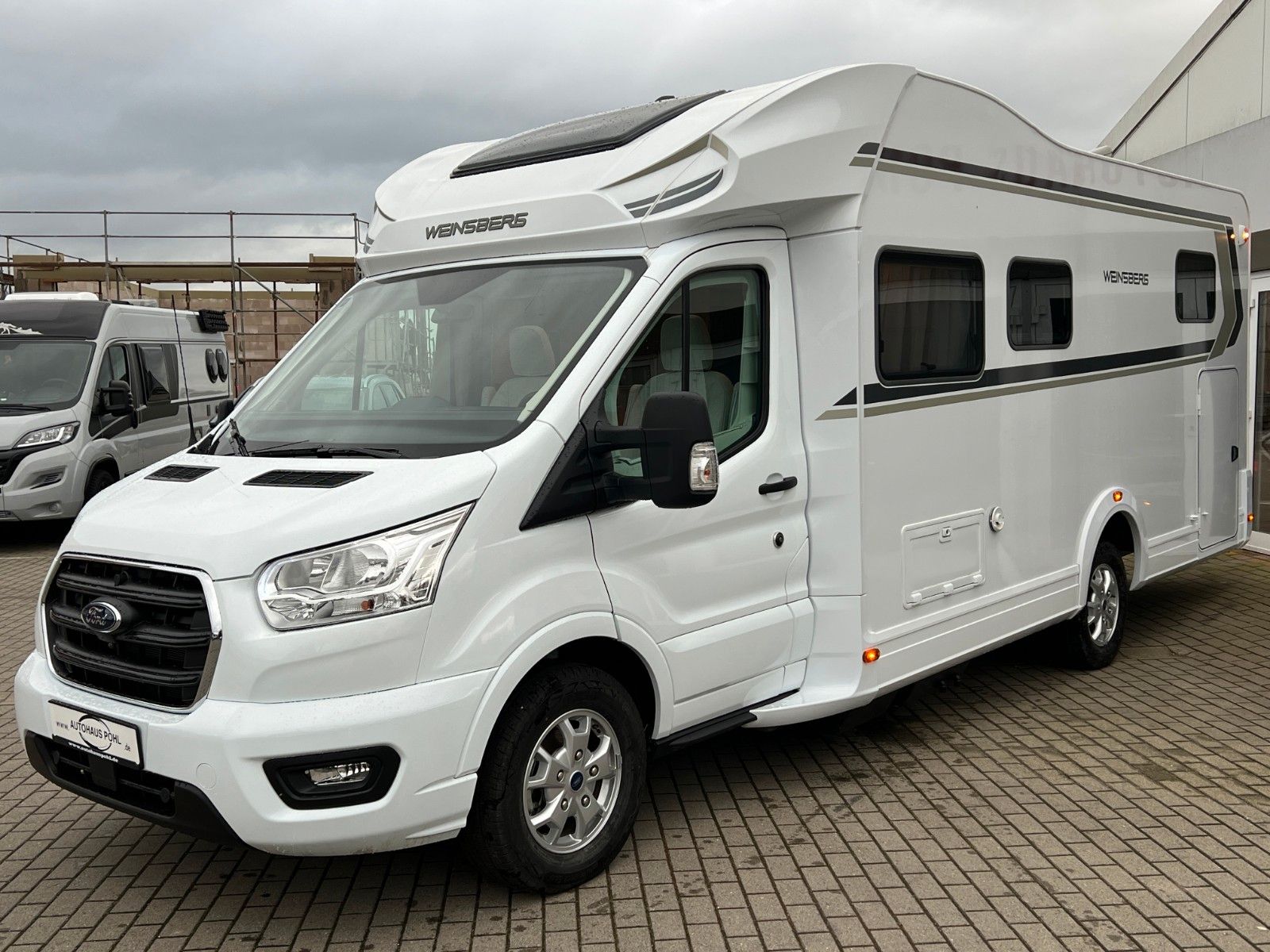 Fahrzeugabbildung Weinsberg Ford CaraSuite 700 MEG Seitz Panorama Liegewiese