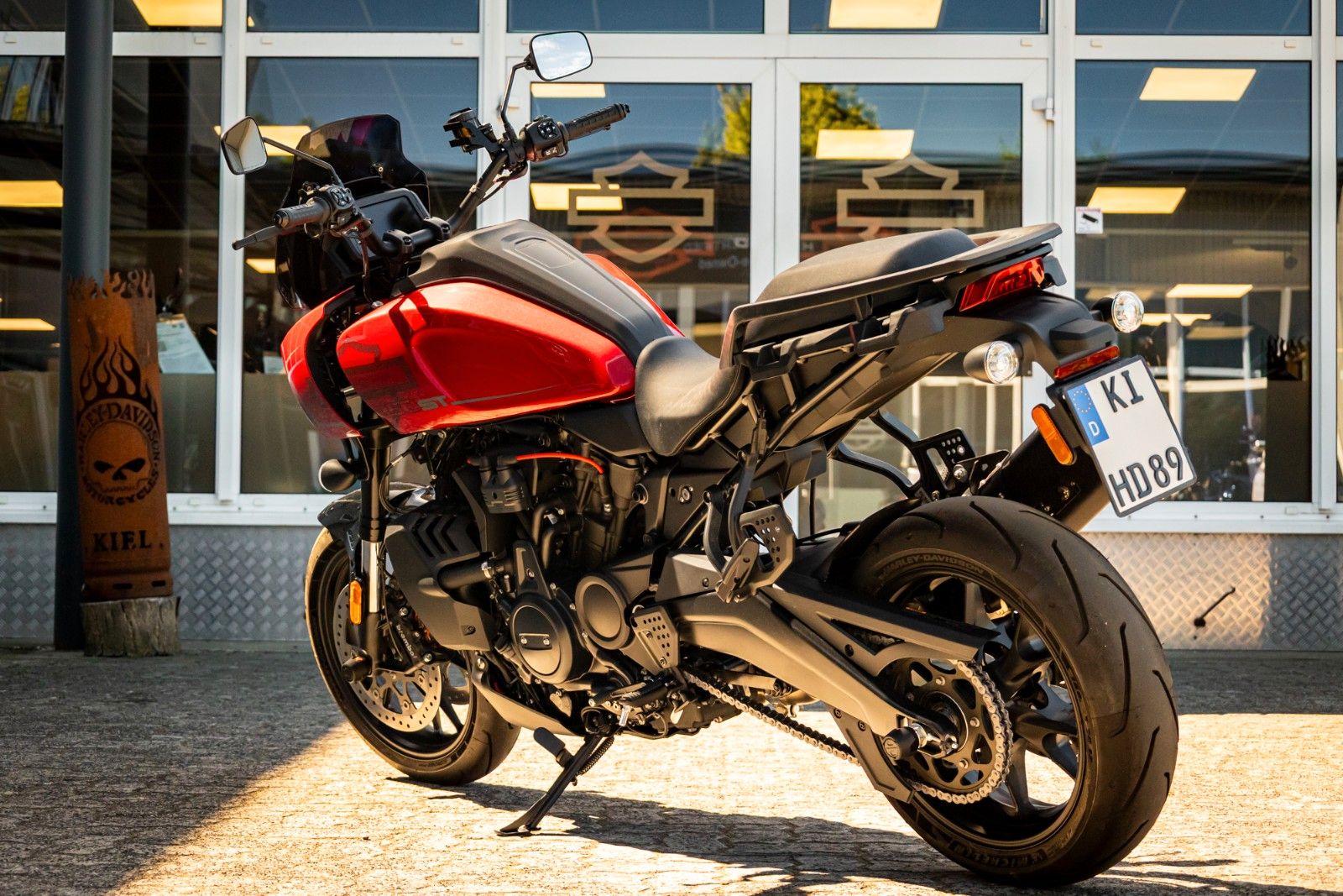 Fahrzeugabbildung Harley-Davidson RA1250ST Pan America ST 1250 MY25 Jekill & Hyde
