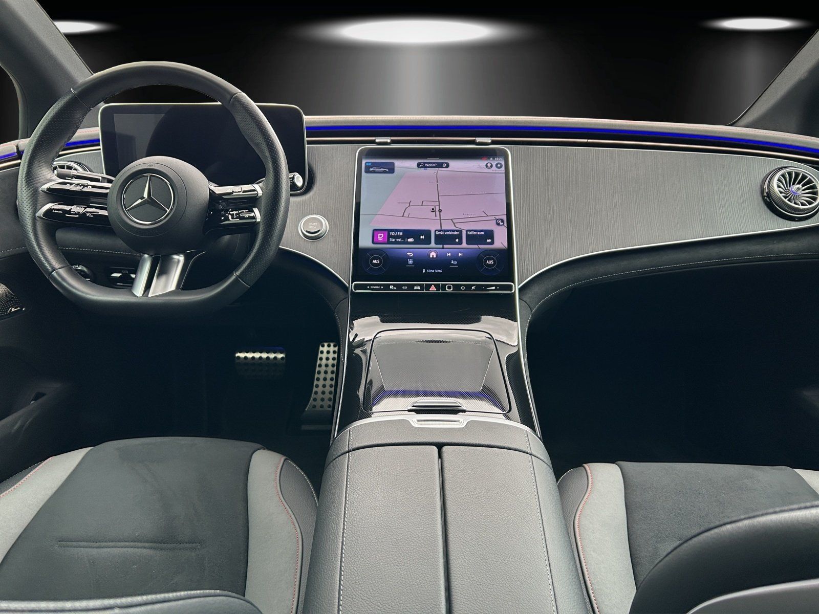 Fahrzeugabbildung Mercedes-Benz EQE500 AMG Prem DISTRO 22kw AIRMATIC 4,5°HAL AHK