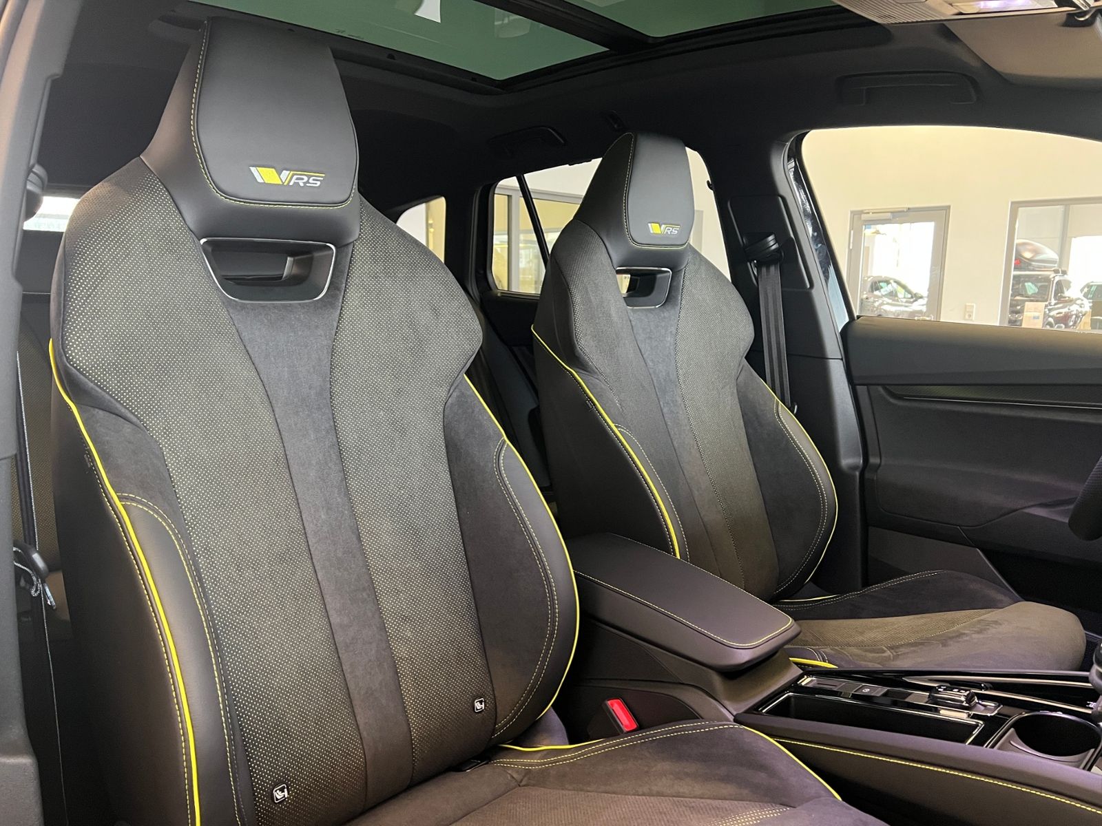 Fahrzeugabbildung SKODA Enyaq RS Lounge *AHK,Panoramadach,DCC*