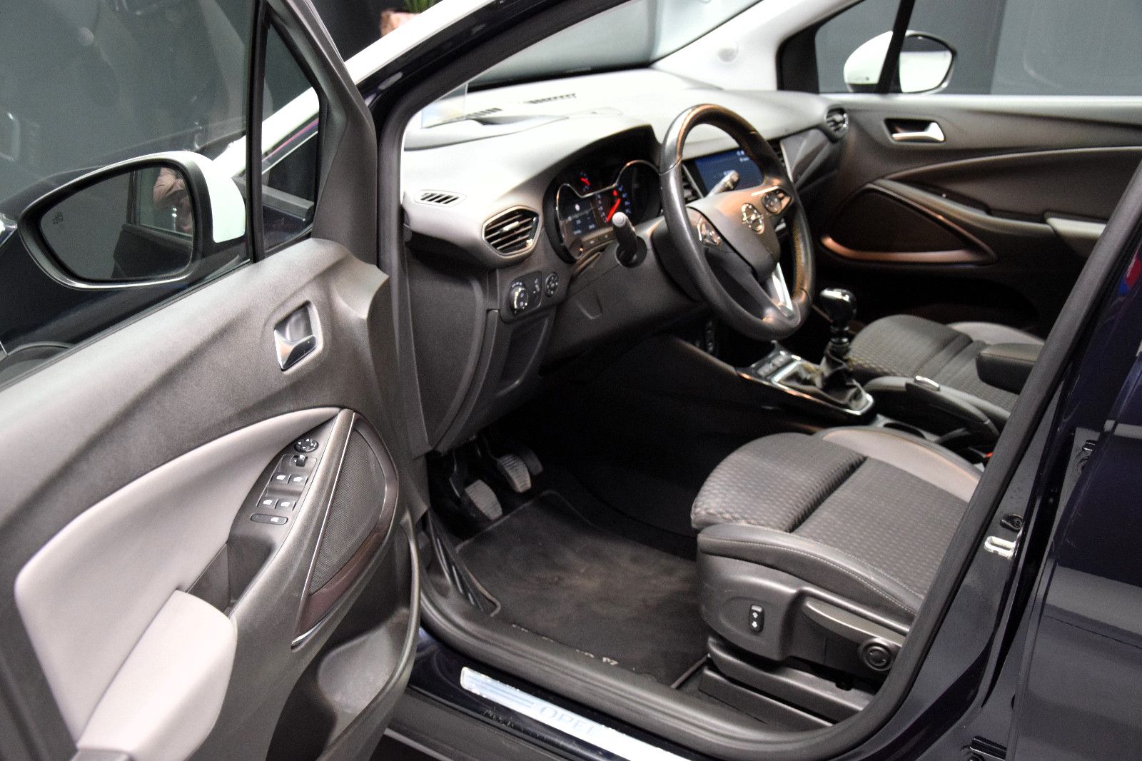 Fahrzeugabbildung Opel Crossland (X)