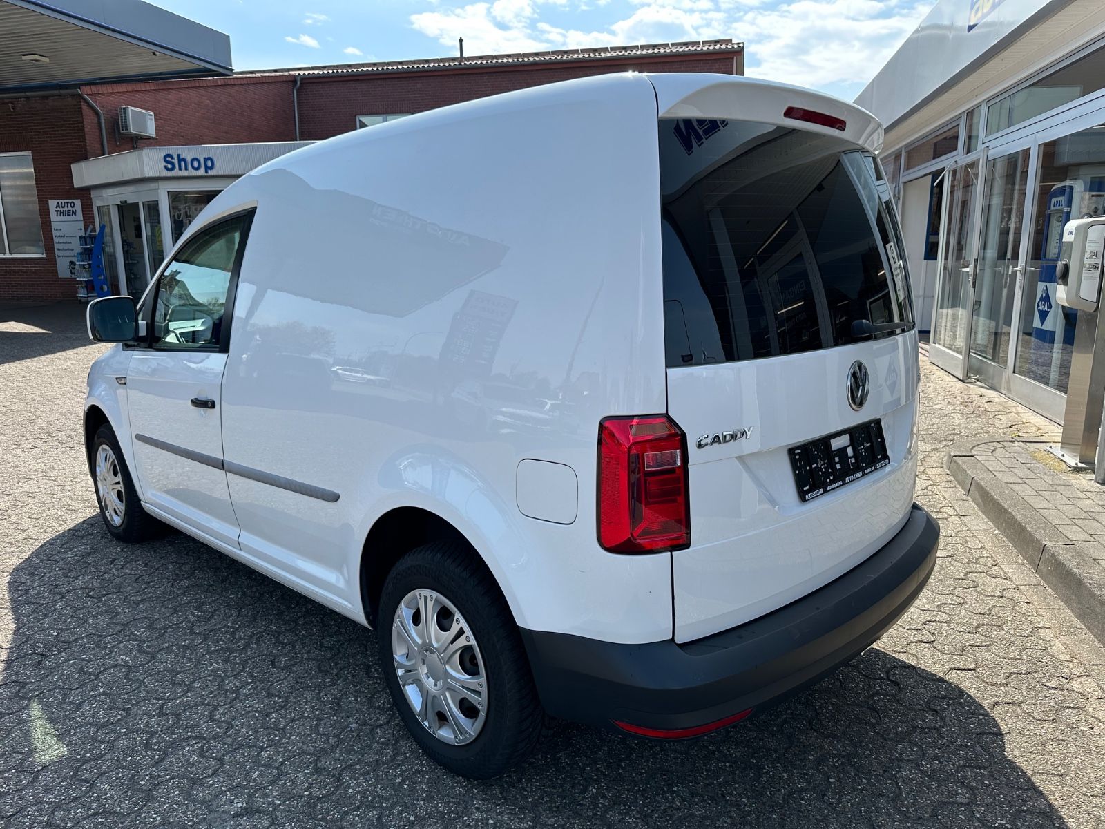 Fahrzeugabbildung Volkswagen Caddy 1.2 TSI Kasten Klima/GRA/BT/Heckklappe