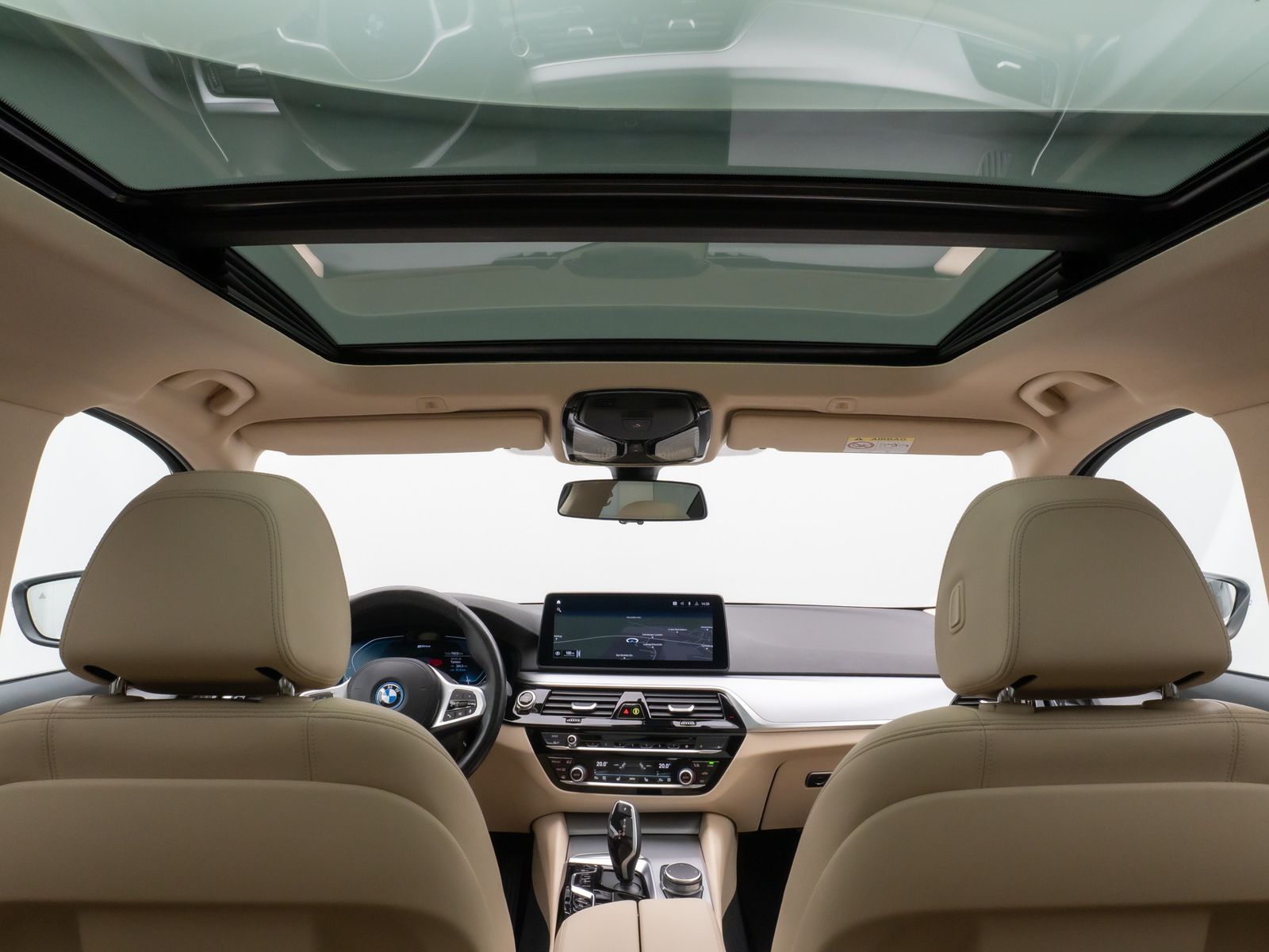 Fahrzeugabbildung BMW 530e Panorama Kamera DAB HiFi 4xKlima Leder 18Zl
