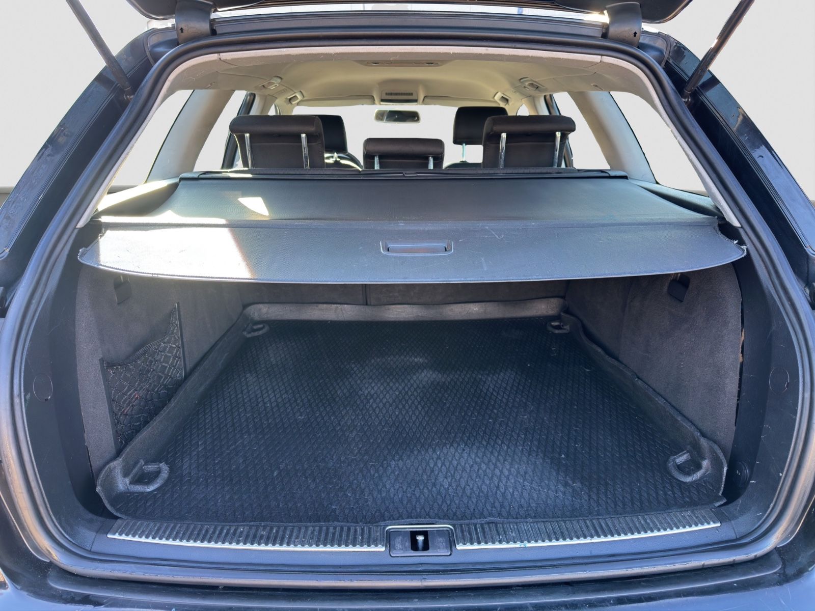 Fahrzeugabbildung Audi A4 Avant 1.8 T/Anhängerk./SHZ/Klima/Tempomat/