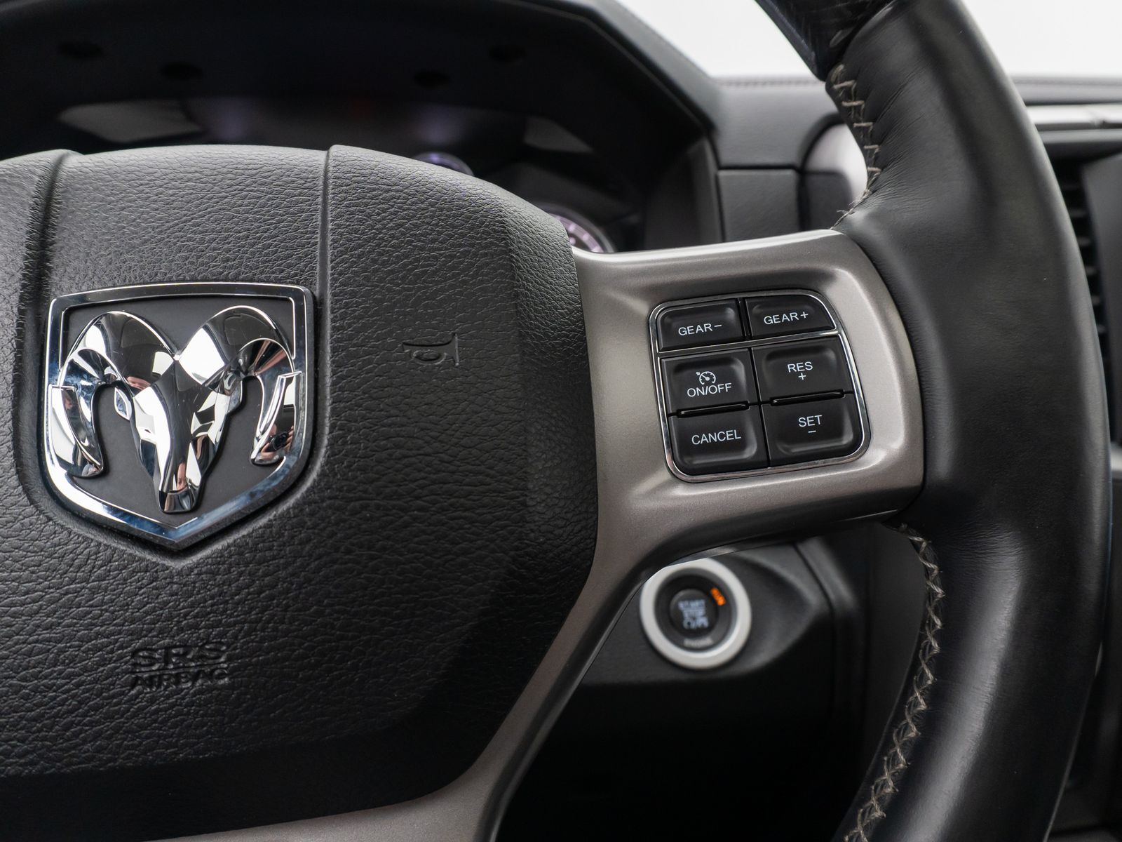 Fahrzeugabbildung Dodge RAM 1500 LIMITED Kamera Navi Belüftung Leder 20"