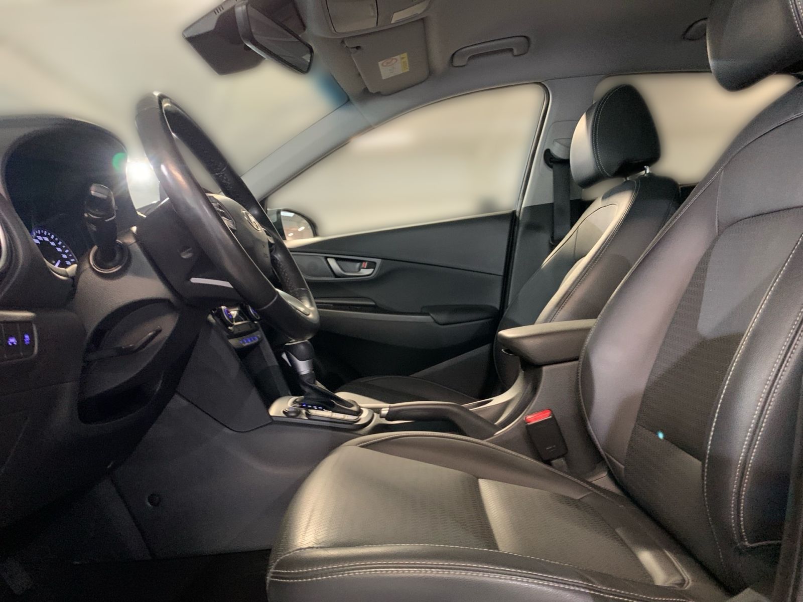 Fahrzeugabbildung Hyundai KONA 1.6 T-GDI 7-DCT Premium Leder Navi