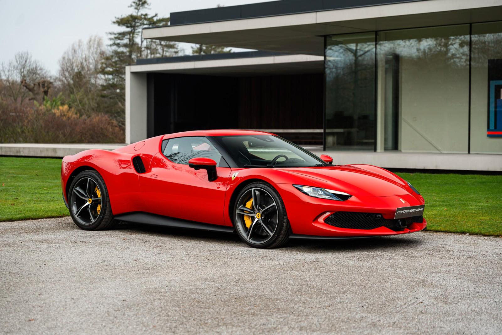 Ferrari LIFT / 360° / CARBON SEATS / PASS DISPLAY / JBL