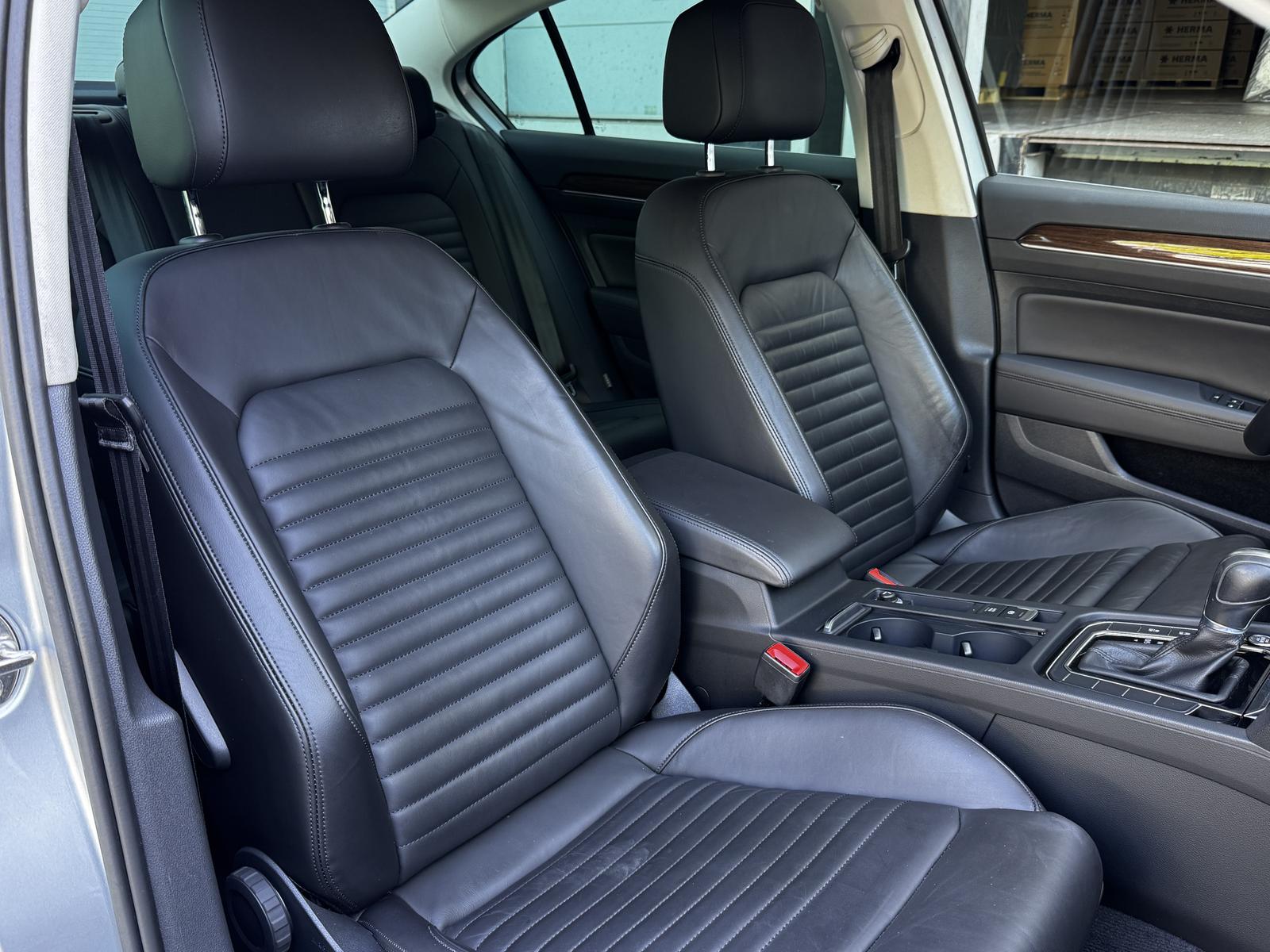 Volkswagen Passat Highline BI-Xenon ACC Kamera Navi Leder