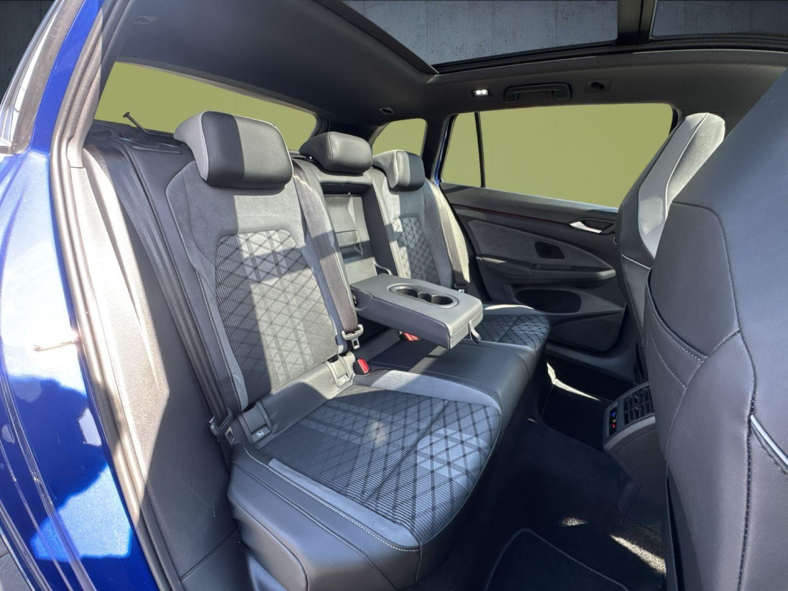 Volkswagen Golf Variant R-Line 2.0 TSI Pano/LED+/Keyless/h&, миниатюра 17