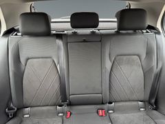 Fahrzeugabbildung Volkswagen Golf VIII Lim. Life Navi Massage Sitzh ACC Lane