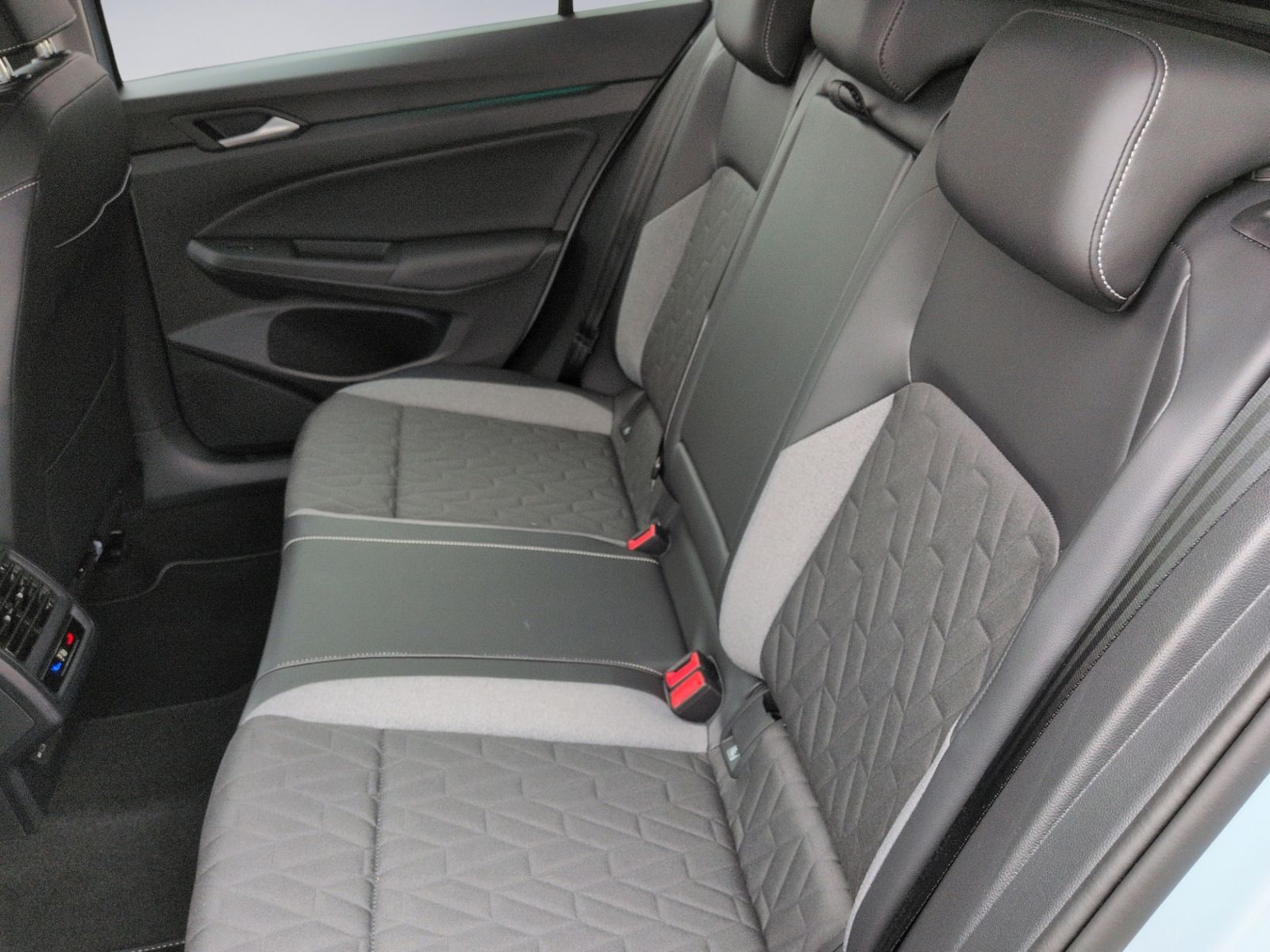 Golf Variant 1.5 eTSI DSG Goal NAVI+APP+LED+SHZ