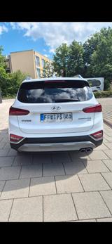 Hyundai SANTA FE 2.2 CRDi Premium 4WD 8AT SEVEN Premium - Hyundai SANTA FE 7-Sitzer
