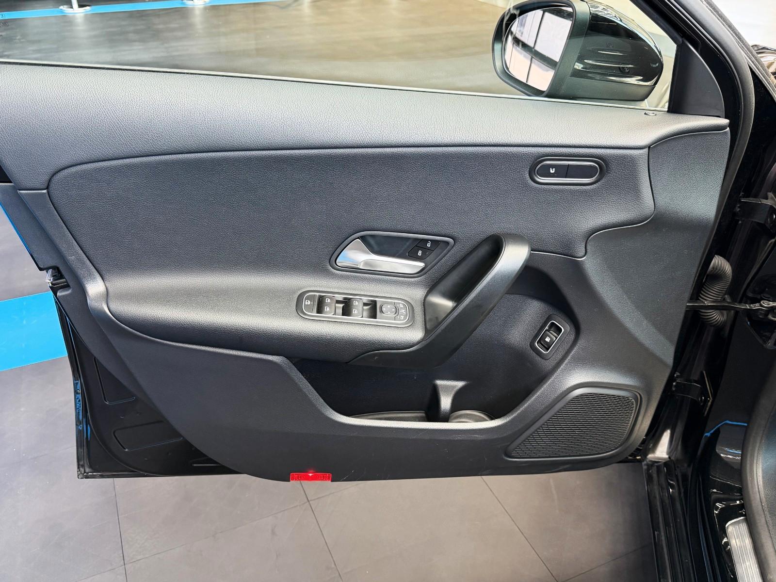Mercedes-Benz A250e8G-DCT Style+Navi+LED+Rfkm.+MBUX-Paket