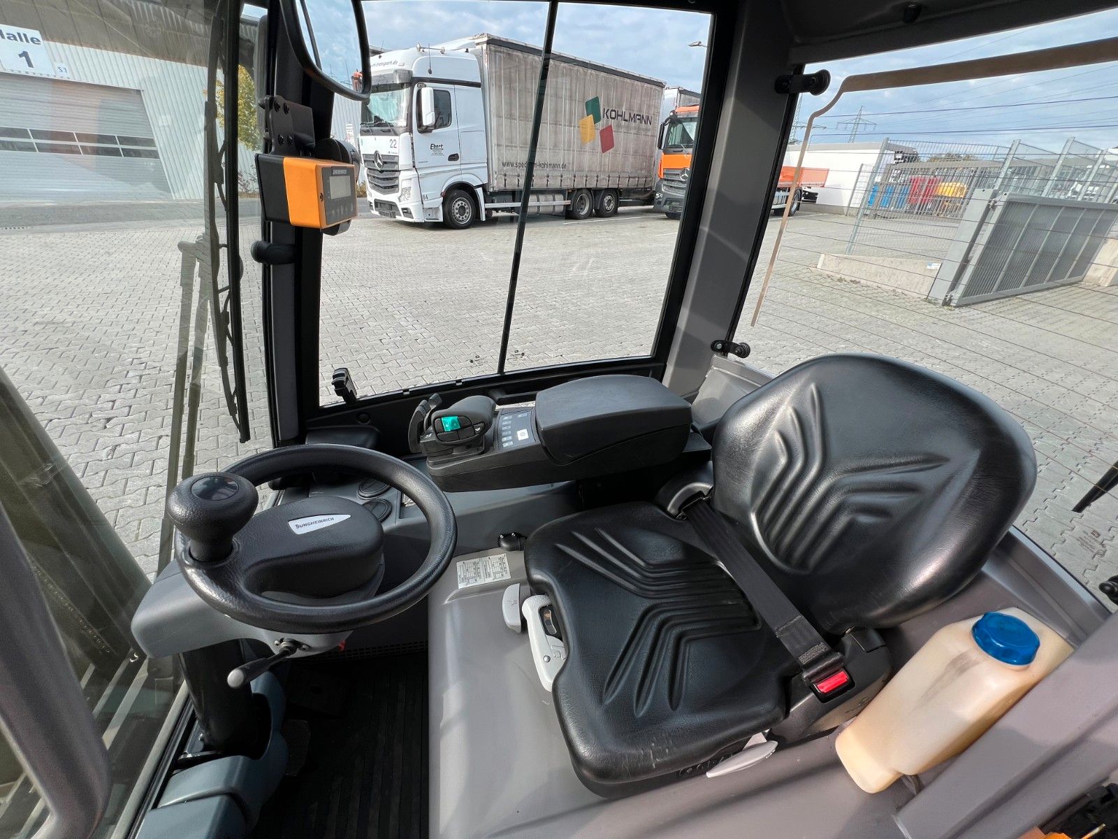 Fahrzeugabbildung Jungheinrich EFG 215 / Triplex: 4.25m! / SS /  4.029h