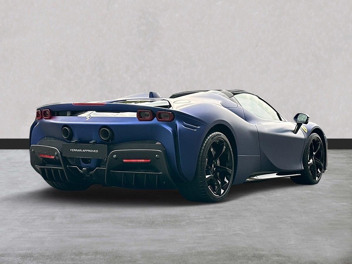 Ferrari SF90 Spider 130.000€ an optionals
