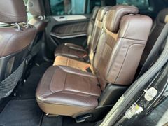 MERCEDES-BENZ GL 350 BlueTec 4Matic AMG/7-Sitzer/Panorama