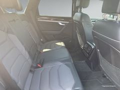 VW Touareg 3.0 TDI R-Line 4M Navi Fahrass Ahk Luft VW Touareg 3.0 TDI R-Line 4M Navi Fahrass Ahk Luft