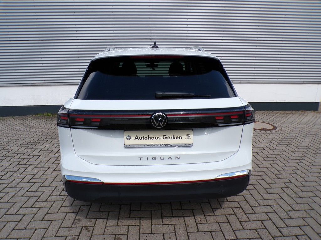 Fahrzeugabbildung Volkswagen Tiguan 1.5 eTSI DSG Elegance *Navi*Pano*Standhei