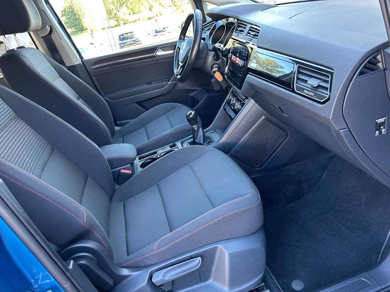 Fahrzeugabbildung Volkswagen Touran 1.4 TSI Sound°7 Sitzer°Navi°Shz°
