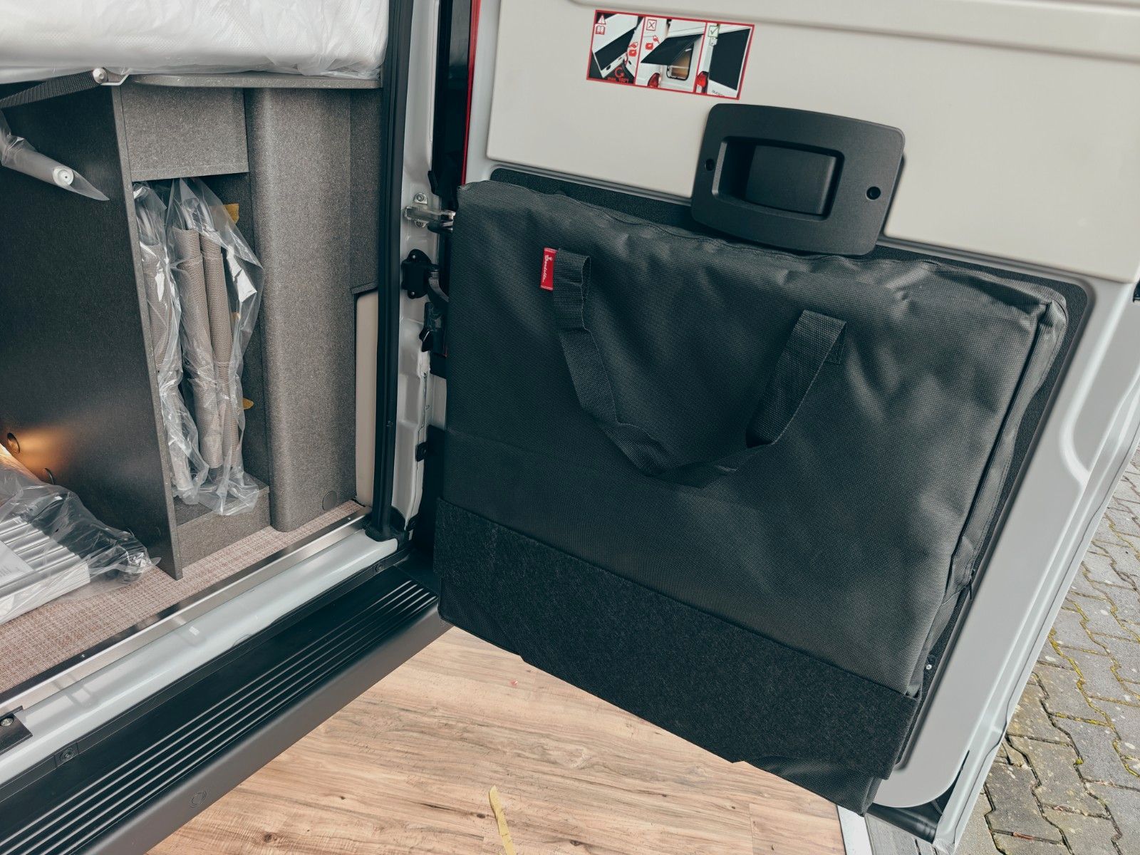 Fahrzeugabbildung HYMER / ERIBA / HYMERCAR HYMER REDWOOD 600 TRAIL 2026