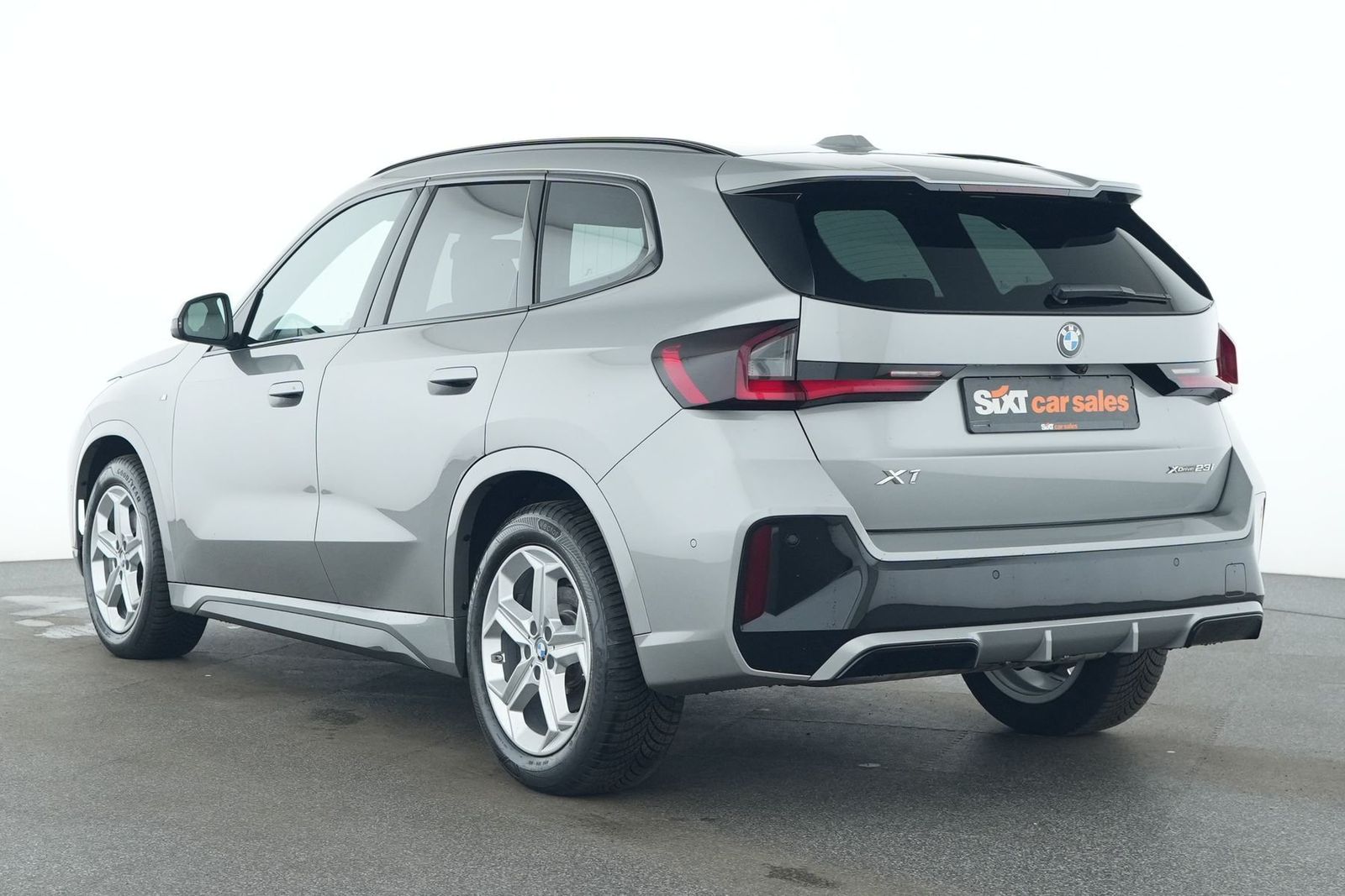 BMW X1 xDrive 23i M Sport PANO HUD ad.LED ACC AHK foto 4