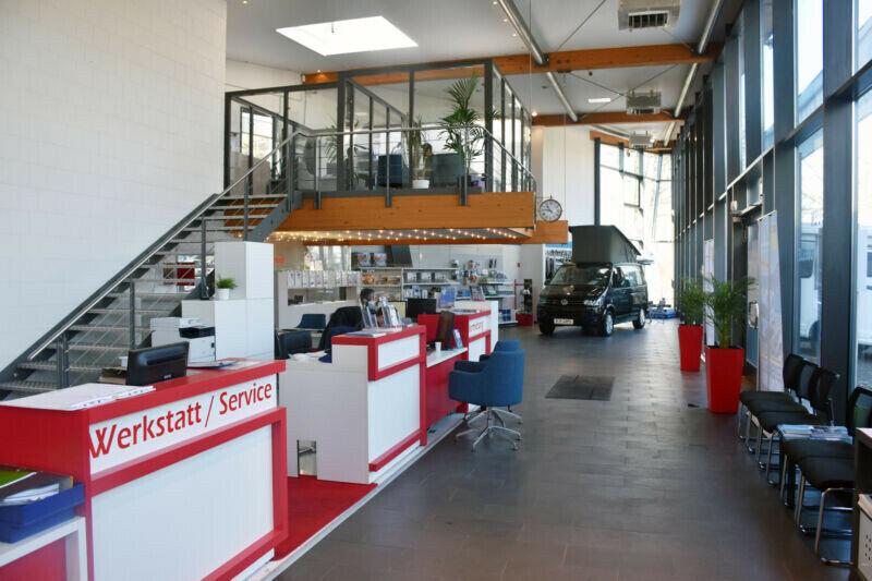 showroom-image-bottom