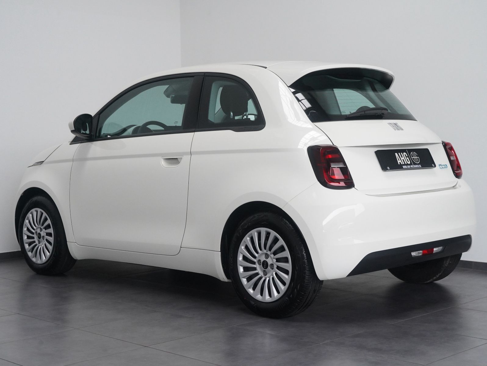Fahrzeugabbildung Fiat 500e 87KW/42kWh/DC-LADEN/CARPLAY/DAB/SOH