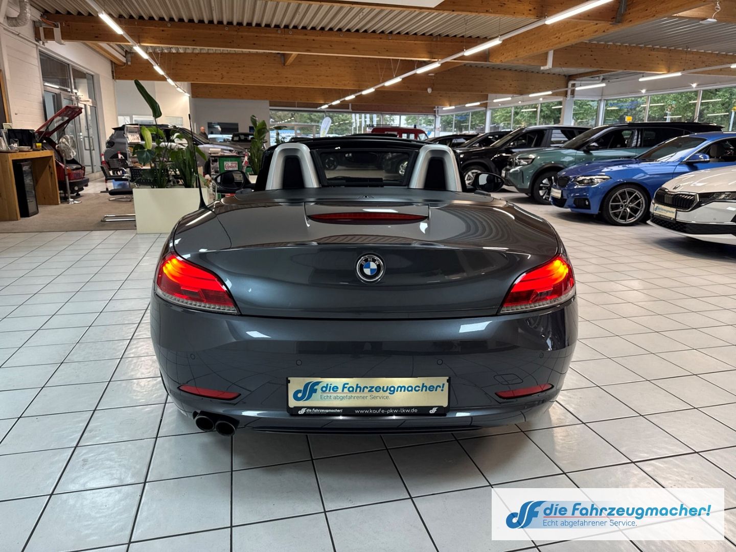 Fahrzeugabbildung BMW Z4 sdrive 18 i Roadster El. Verdeck AD Leder Xen