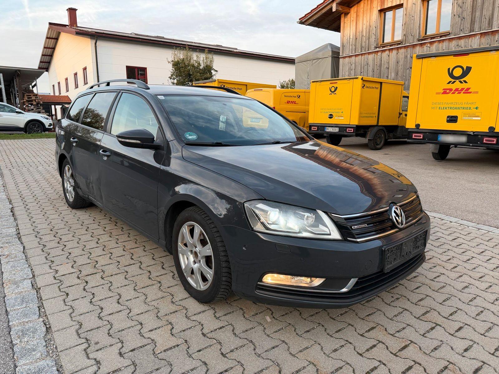 Volkswagen Passat 2012 — салон